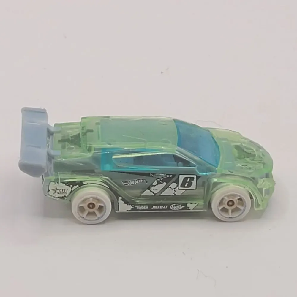 JIRAWAT / Hot Wheels 2014 Scale 1/64 Diecast Model Car
